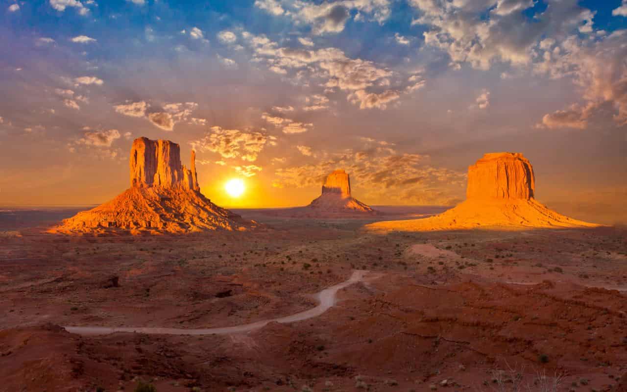 When Is The Best Time To Visit Antelope Canyon Monument Valley