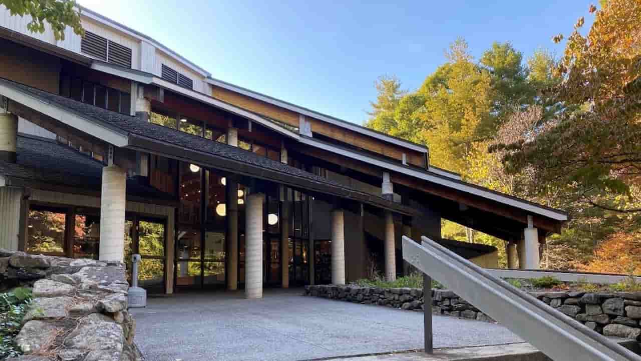 What Is The Best Time To Visit The Biltmore Folk Art Center