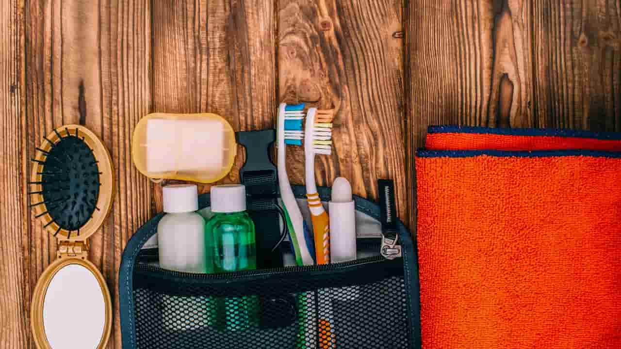 how to pack foundation for travel 2