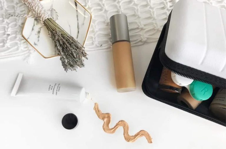 how to pack foundation for travel