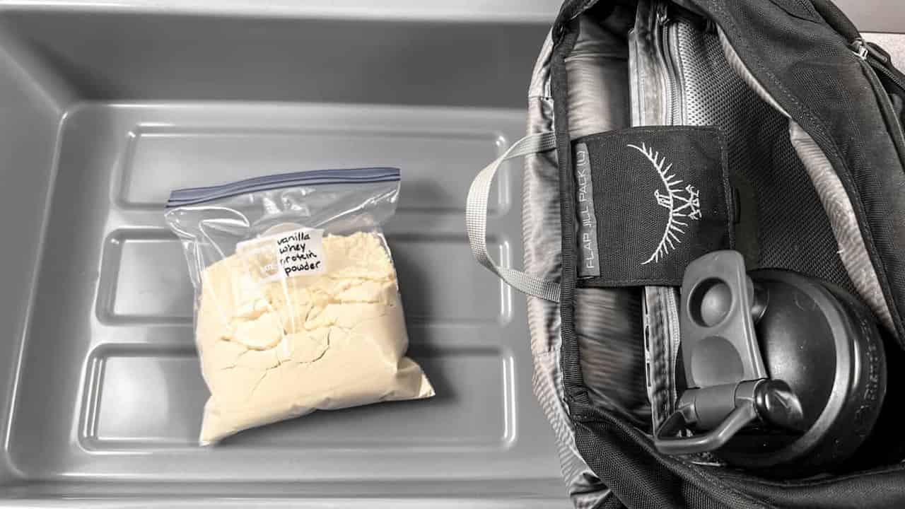 how to pack powder supplements for travel 1