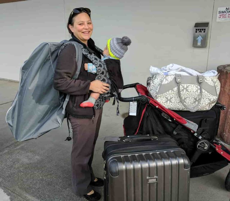 how to travel with a pack n play