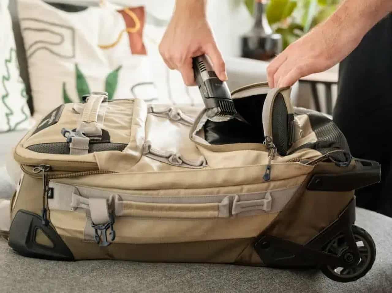 how to travel with safety razor