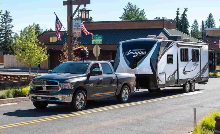 safety equipment required when pulling a travel trailer in florida