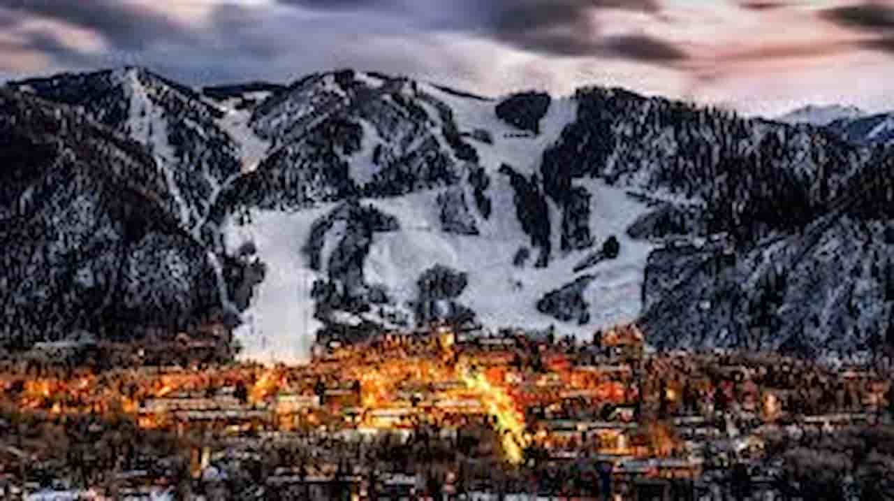 what are the best places to visit in December Aspen
