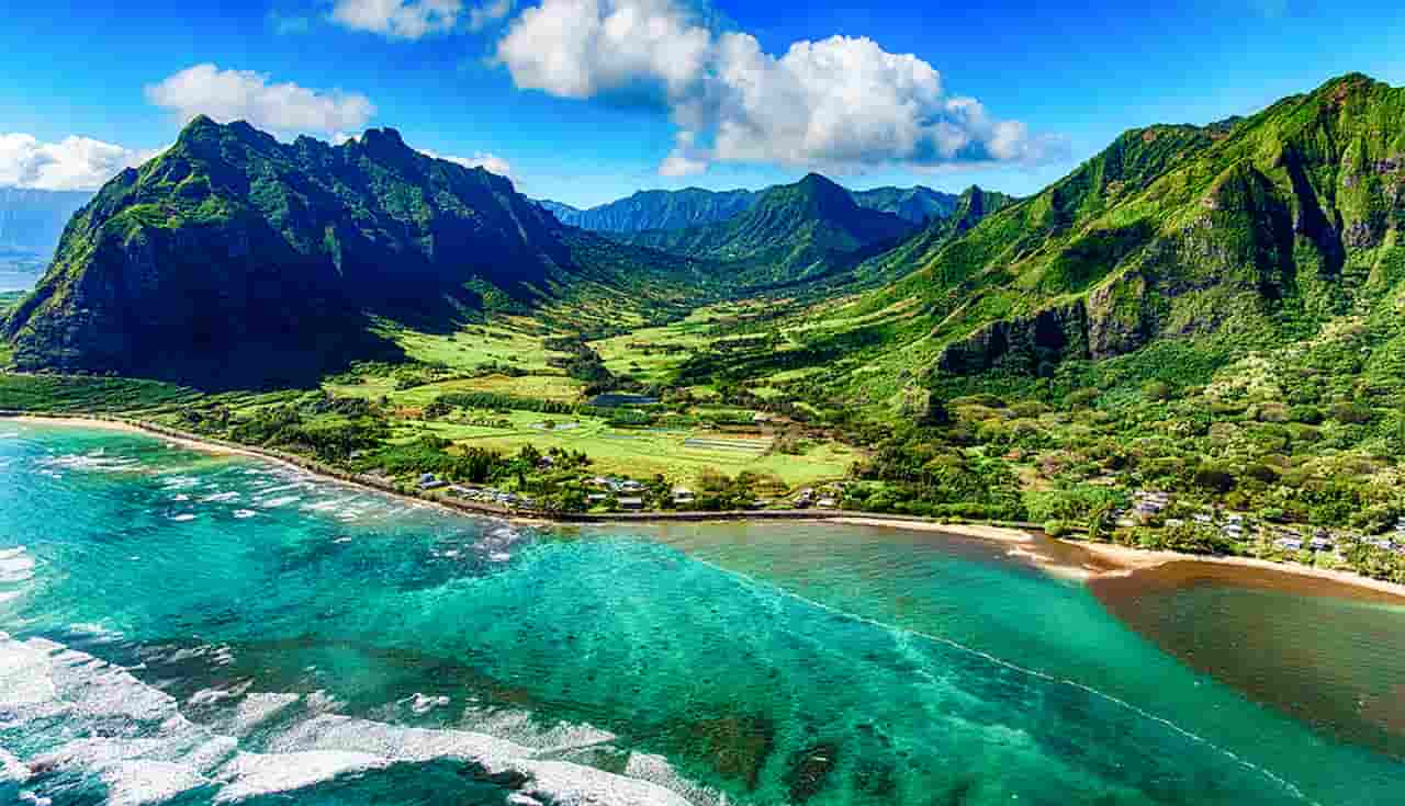 what are the best places to visit in December Hawaiian Islands