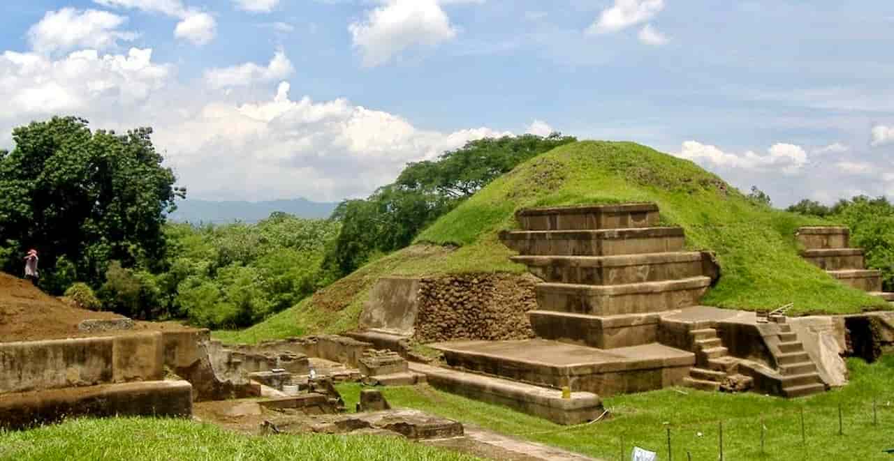 what are the best places to visit in el salvador Joya de Ceren