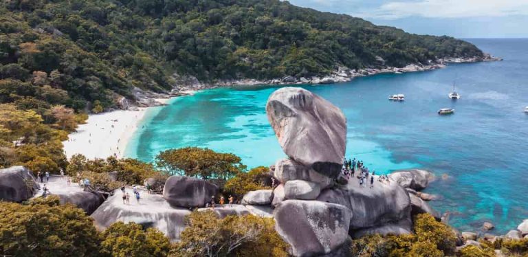 what are the best places to visit in february FI