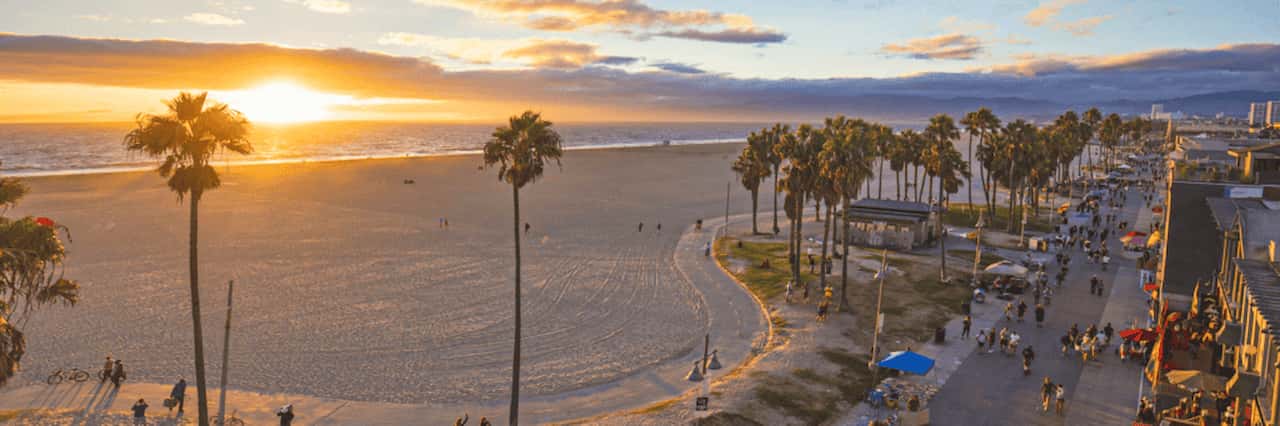 what is the best month to visit santa monica Fall