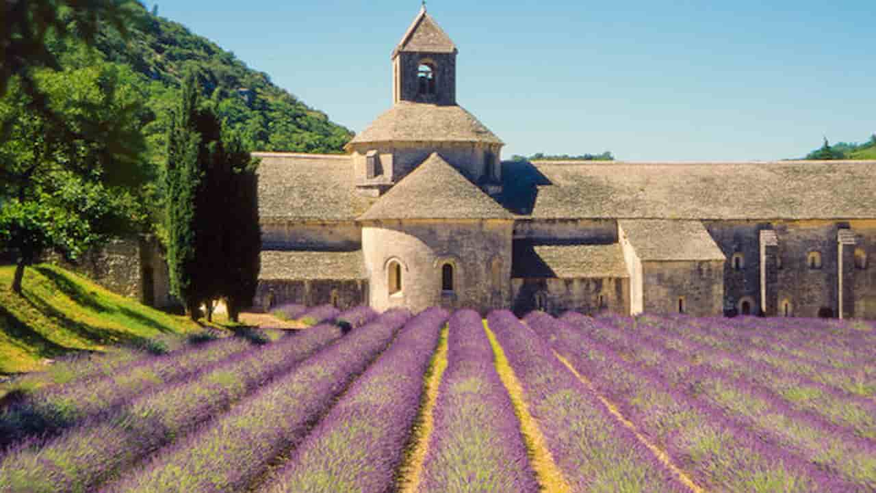 when is the best time to visit france Provence