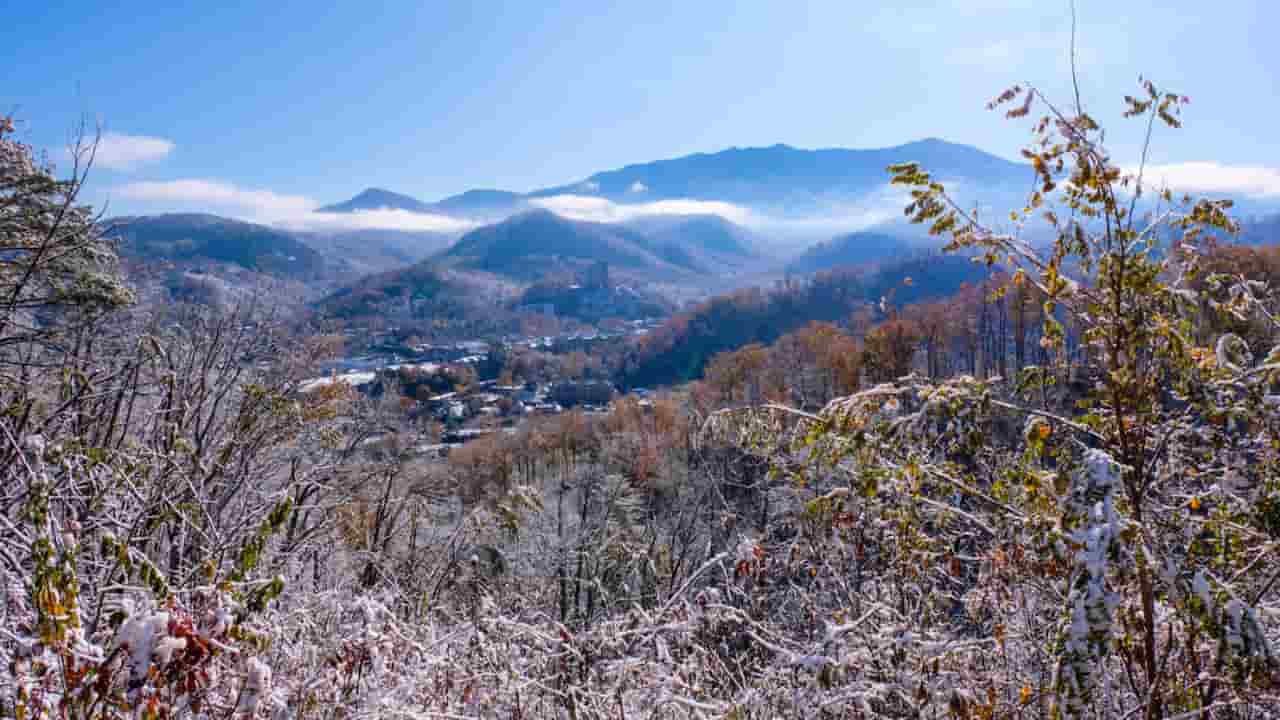 when is the best time to visit gatlinburg tennessee Winter