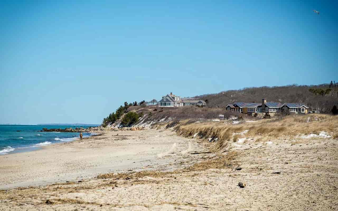 when is the best time to visit marthas vineyard Menemsha Hills