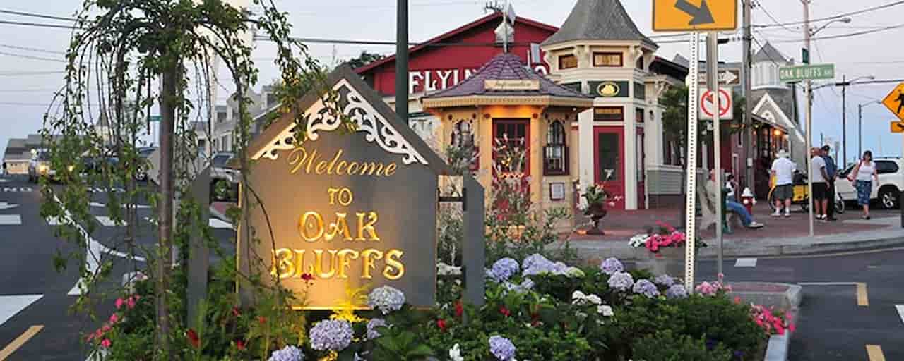 when is the best time to visit marthas vineyard Oak Bluffs