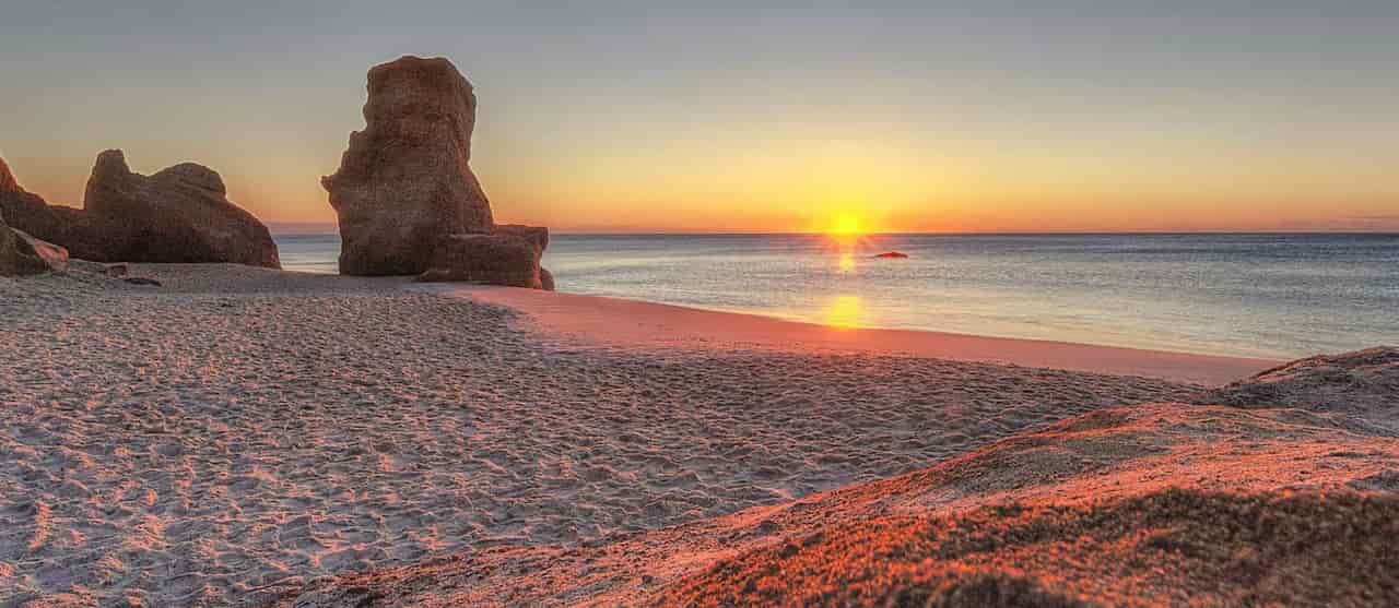 when is the best time to visit marthas vineyard South Beach