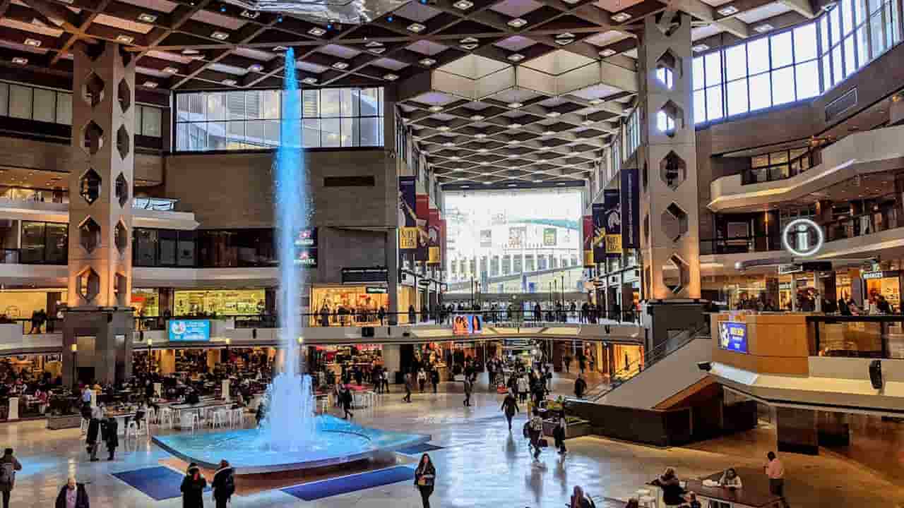 when is the best time to visit montreal Underground City RESO