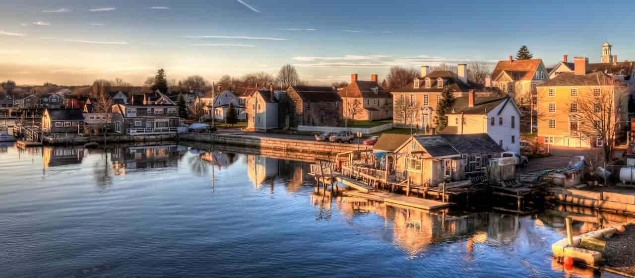 when is the best time to visit new hampshire FI