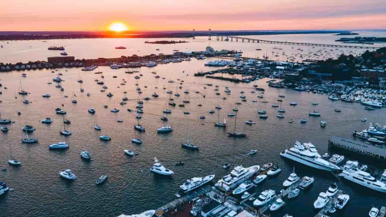 when is the best time to visit rhode island Summer