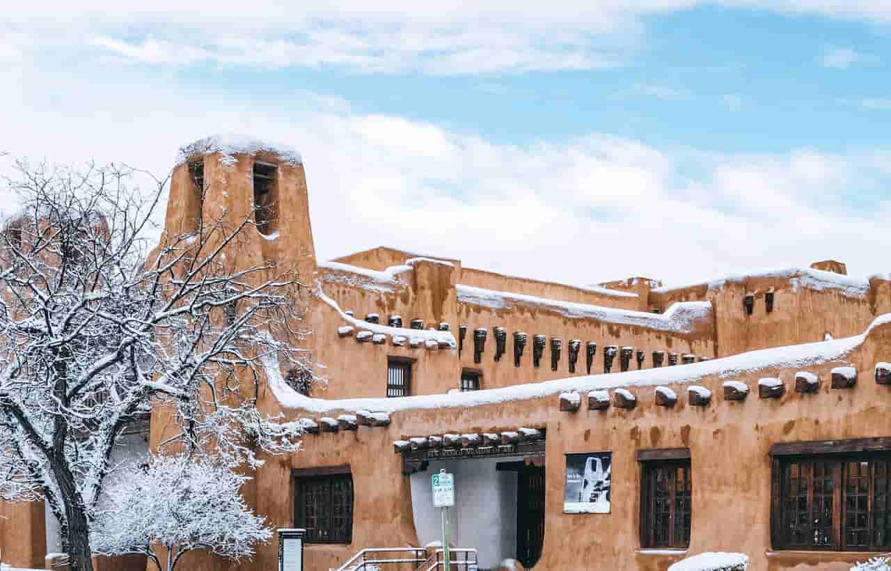 when is the best time to visit santa fe Winter
