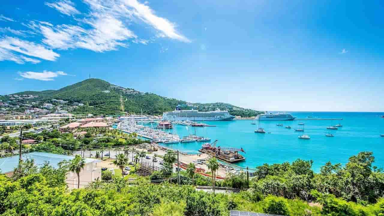when is the best time to visit st thomas Blackbeards Castle