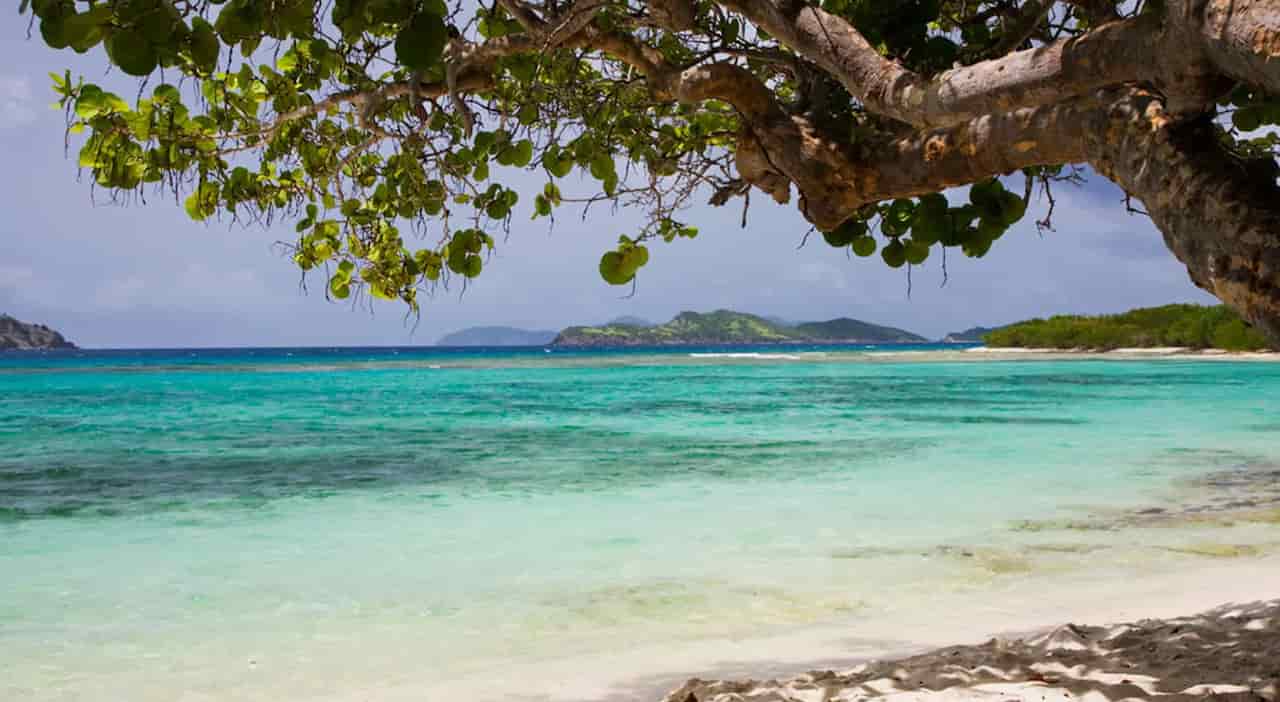 when is the best time to visit st thomas Lindquist Beach