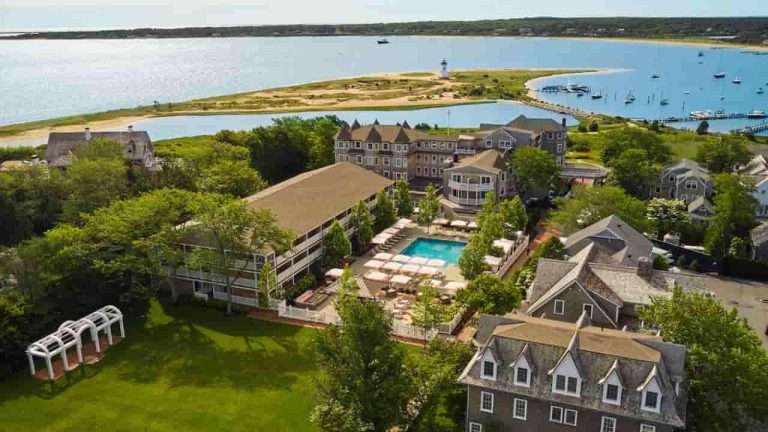 15 Marthas Vineyard Hotels Beachfront Luxury Or Affordable Stays