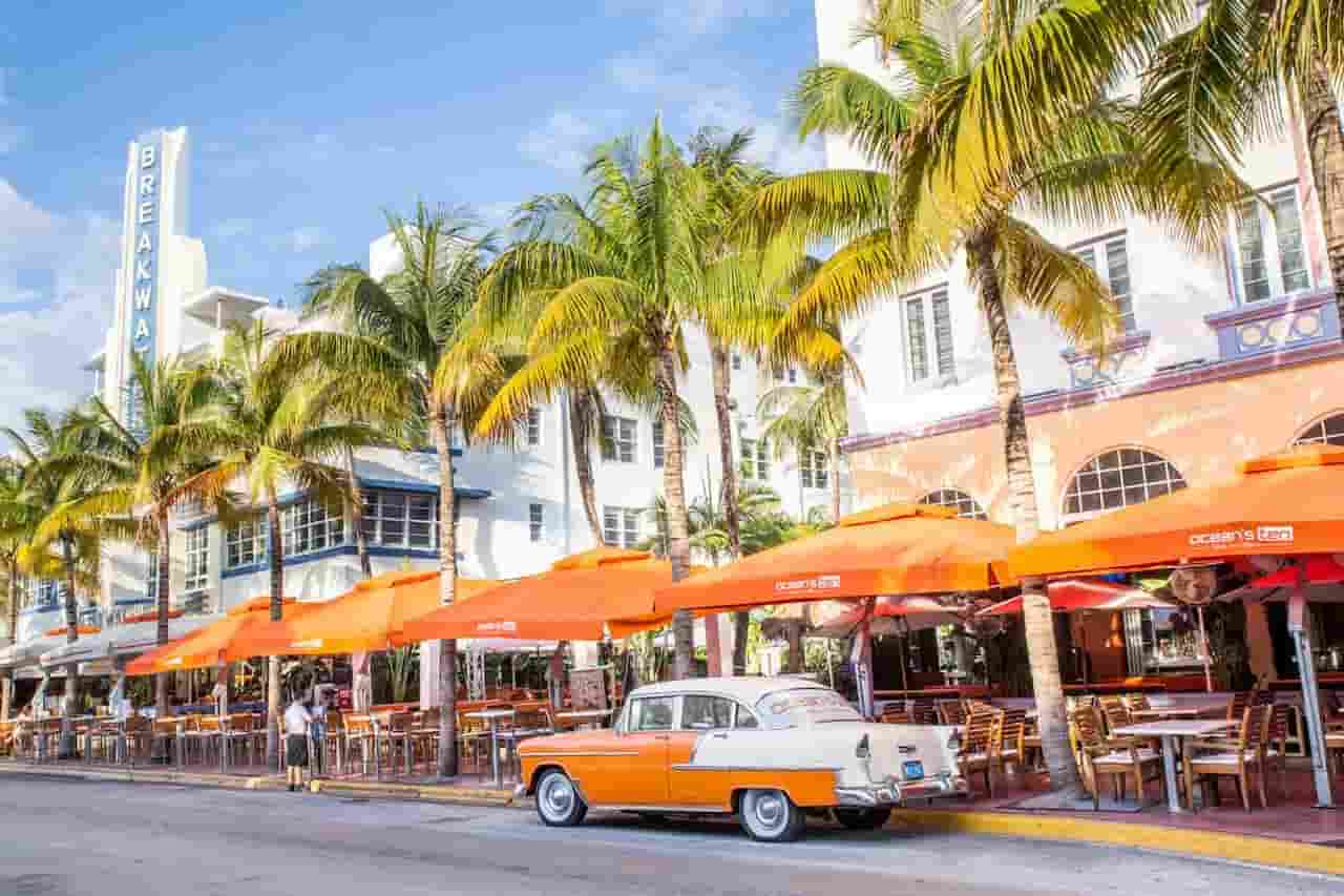 Art Deco Tour Miami Beach to Palm Beach