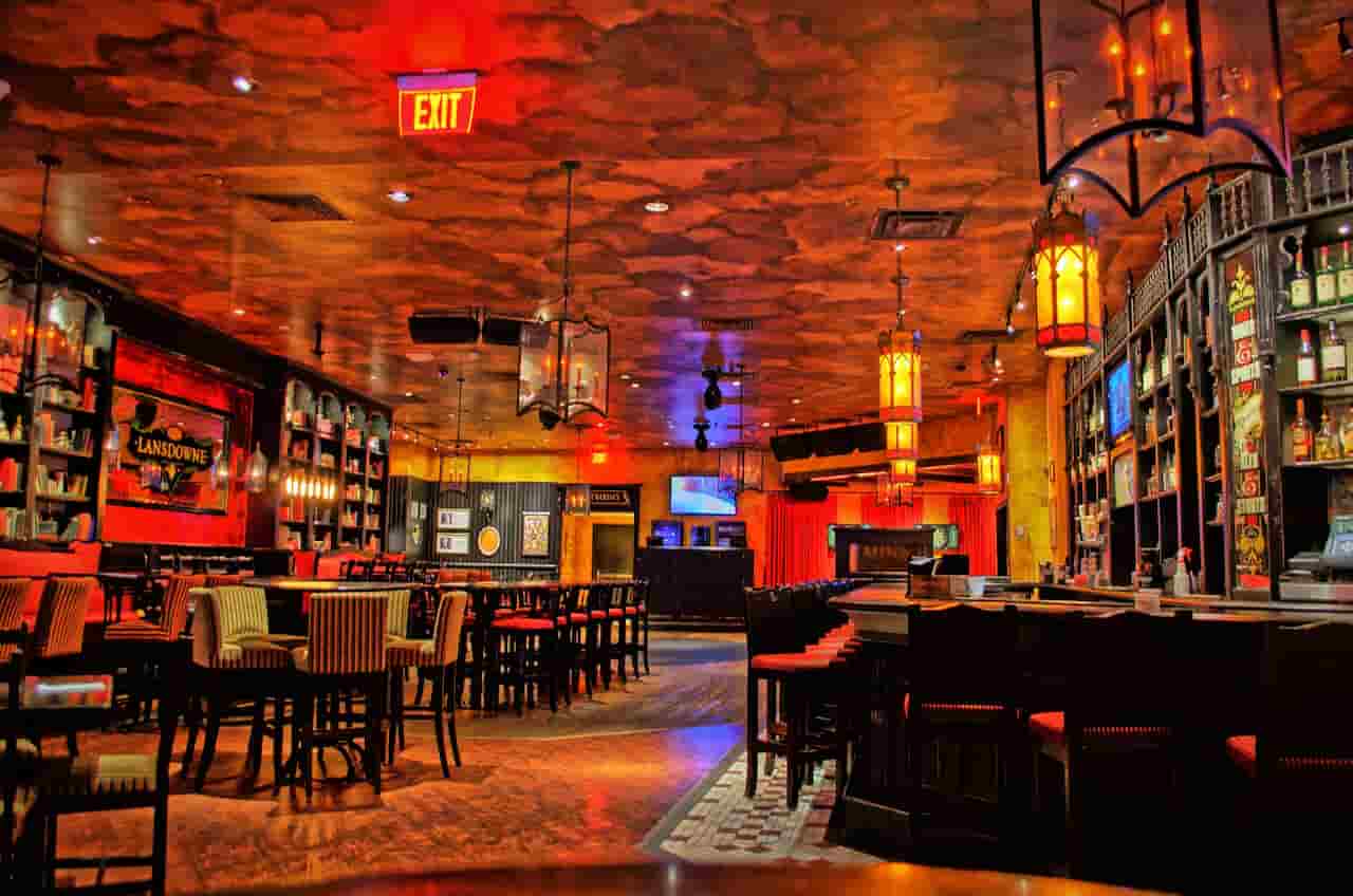 Celebrate at Lansdowne Pub