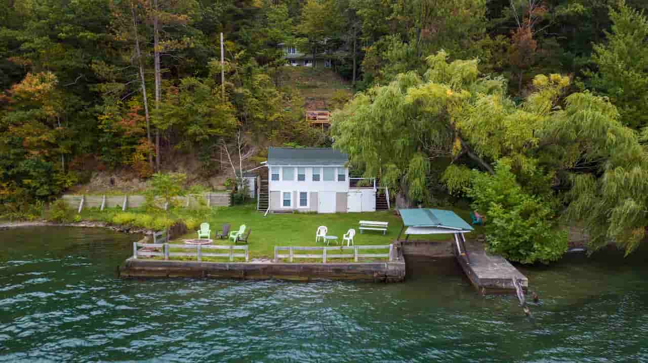 Contemporary Cottage On Keuka Lake