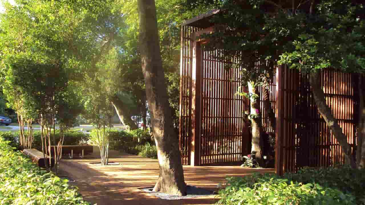 Enjoy Art at the Simpson Park Hammock