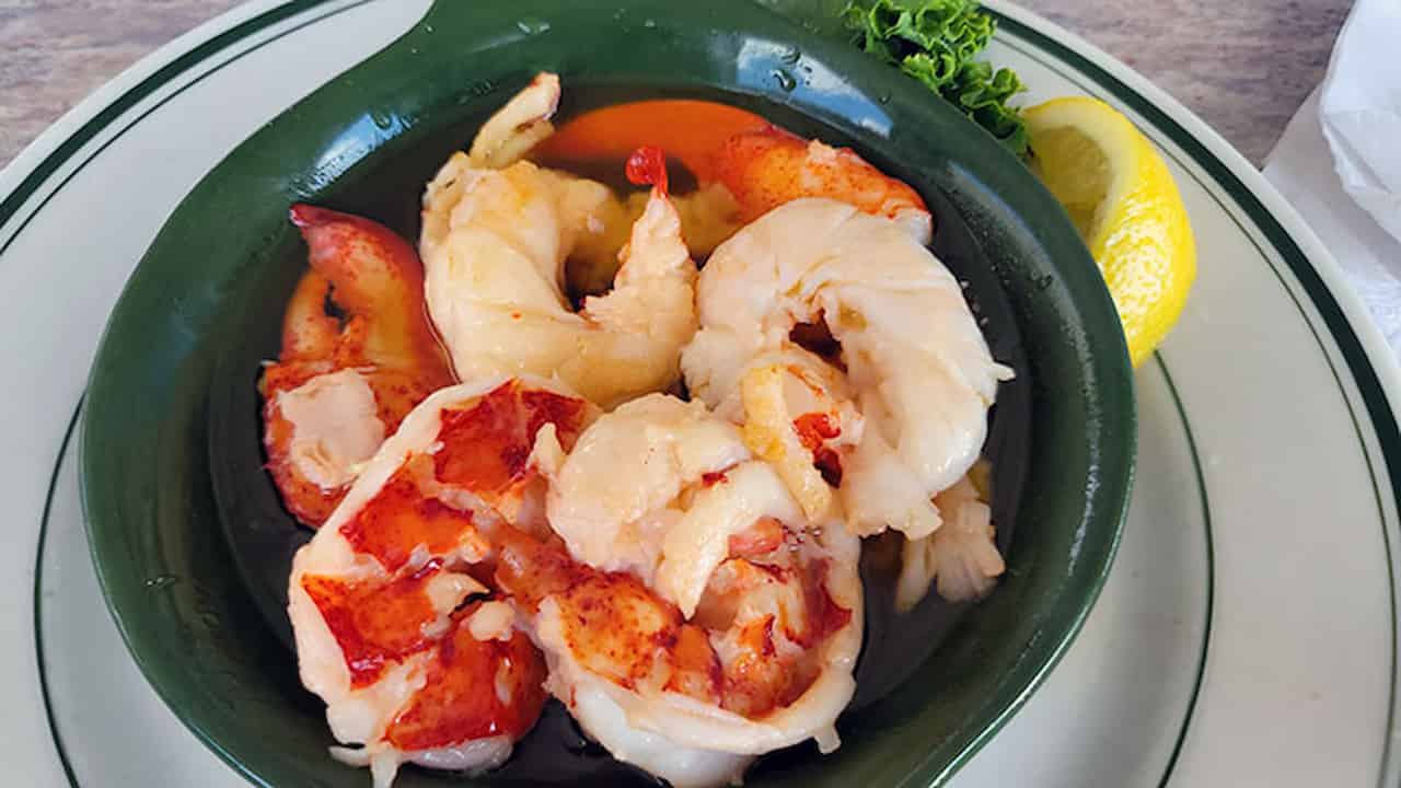 Enjoy Seafood at Foxs Lobster House
