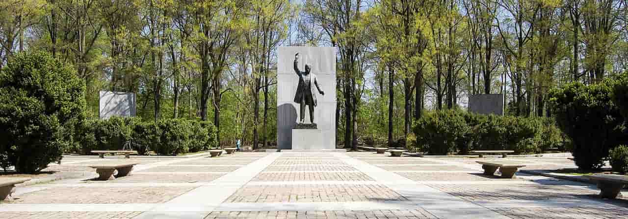 Explore Theodore Roosevelt Island