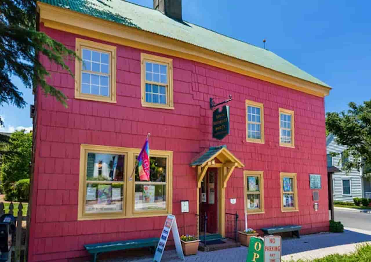 Ryves Holt House