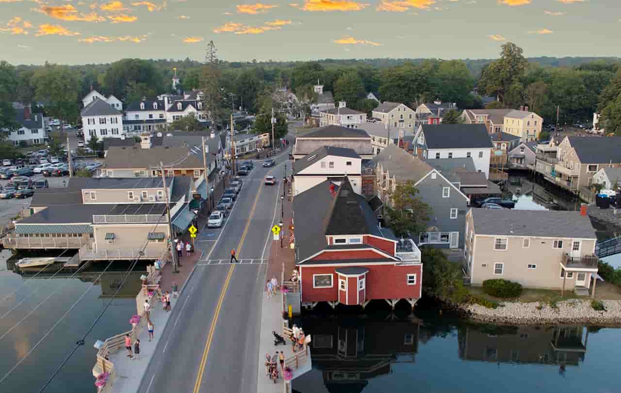 Stroll Through Dock Square