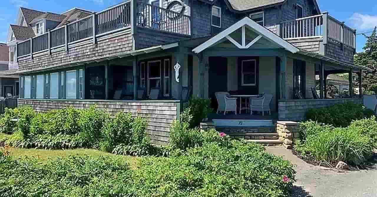The Capricorn House