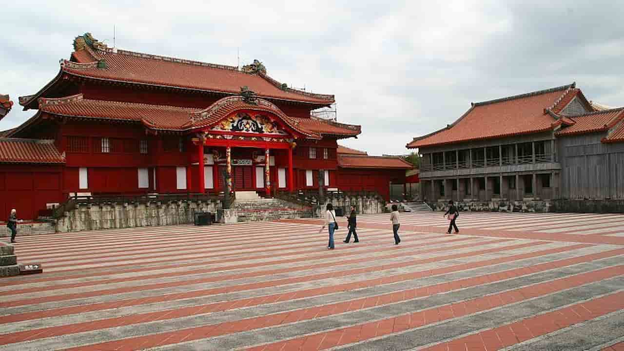 what is the best month to visit okinawa Shurijo Castle