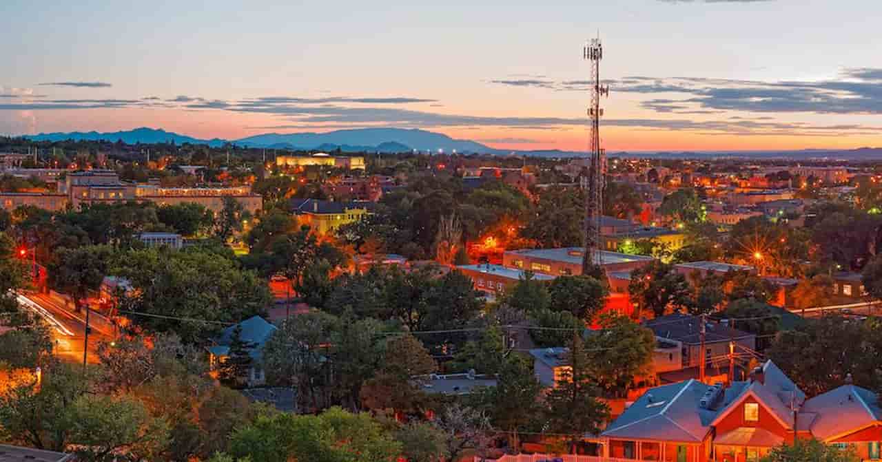 what is the best time to visit santa fe Fall