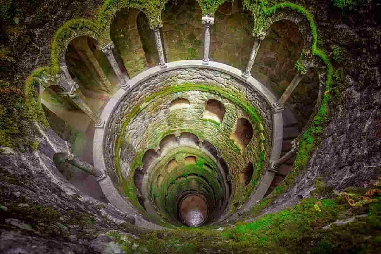 when is the best time to visit Sintra Quinta da Regaleira