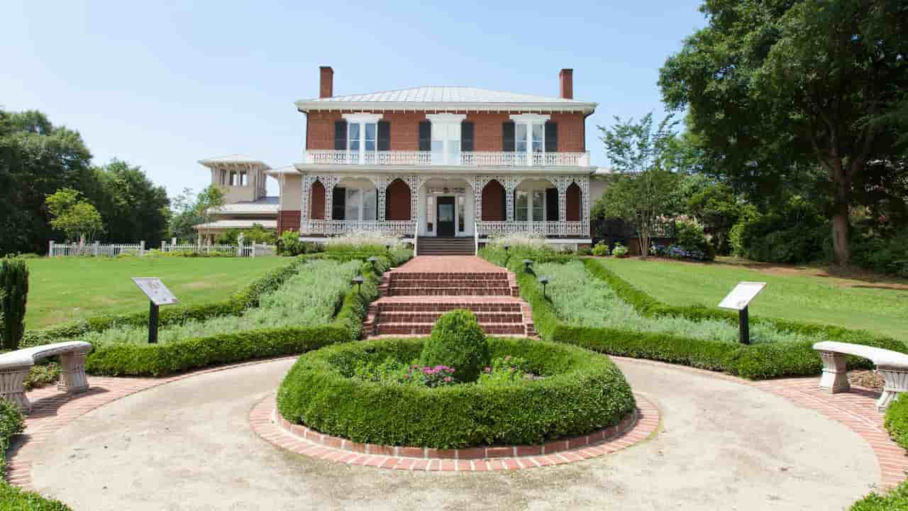 The Lyndon House Arts Center