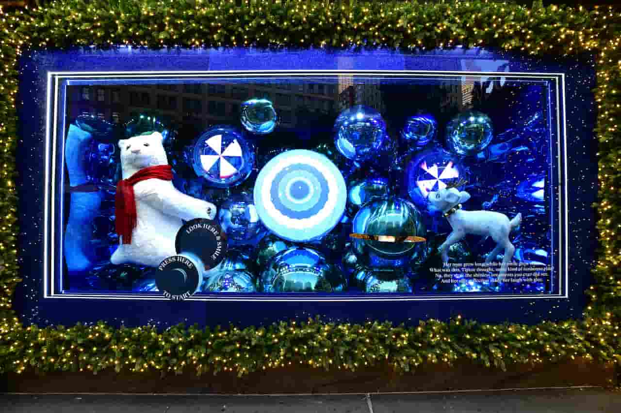 nyc holiday windows